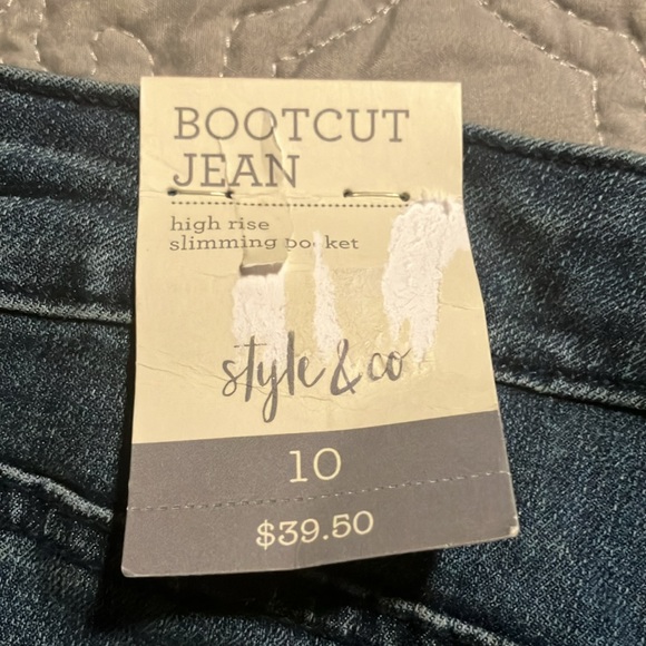 NWT size 10 boot leg jeans. Pockets in front and back. - Picture 6 of 7